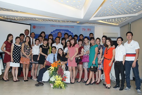 Ngày 22/04/2014 vừa qua, BCH Công Đoàn Công ty TNHH Sông Hàn vừa tổ chức tiệc chúc mừng sinh nhật lãnh đạo Công ty tại nhà hàng Sumvilla - Số 10 - Đặng Thai Mai - Q.Tây Hồ - Hà Nội.